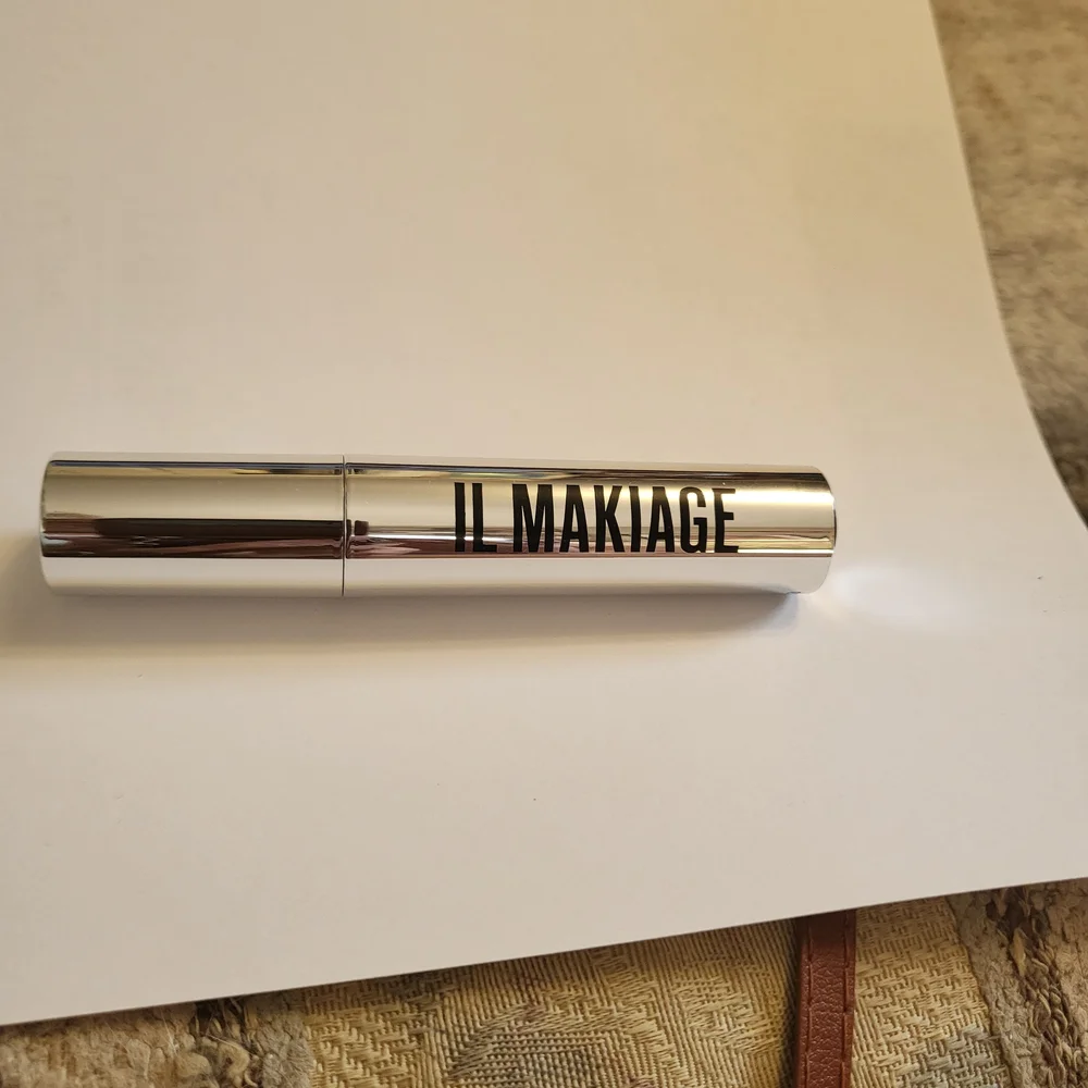 Silver Multi-Use Perfecting Concealer - Picture 3 of 4